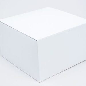 WhiteTuckTopBakeryBoxes.jpg White Tuck Top Bakery Boxes (8" x 5" x 4")